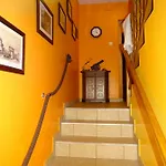 Sobe- - - Free Parking! منزل للإقامة *