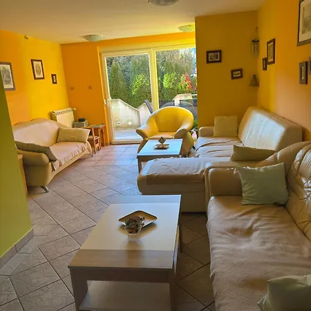 Nastanitev v družini Sobe- - - Free Parking!