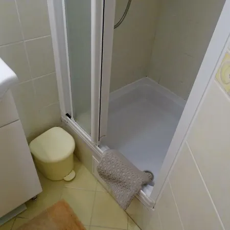 Sobe- - - Free Parking! Rum i privatbostad Maribor