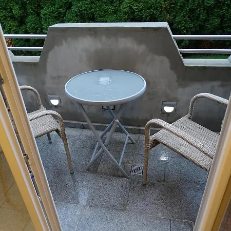 Ostanak kod kuće Sobe- - - Free Parking!