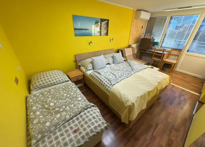 Homestay Sobe- - - Free Parking! *