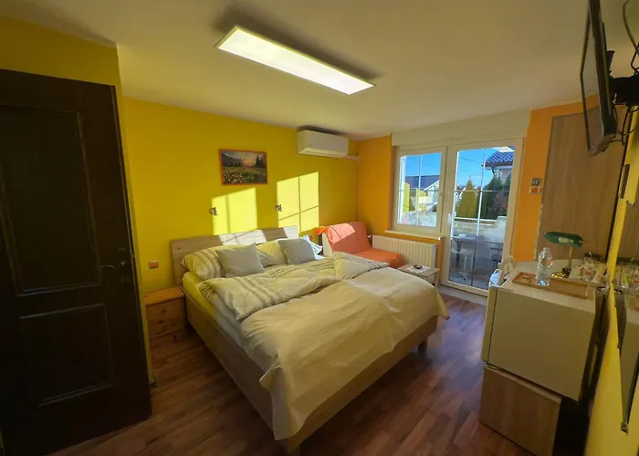 Sobe- - - Free Parking! Homestay