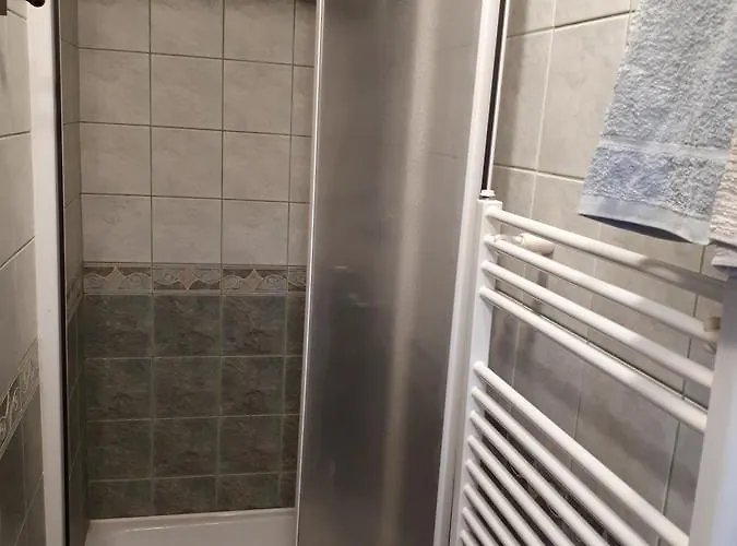 Sobe- - - Free Parking! Homestay *