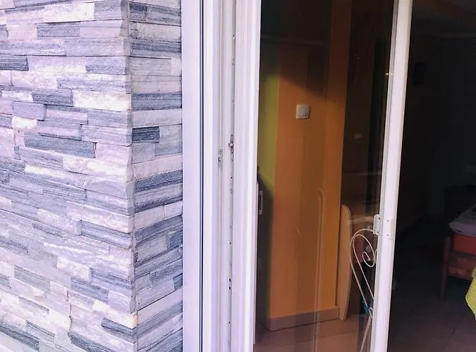 Sobe- - - Free Parking!